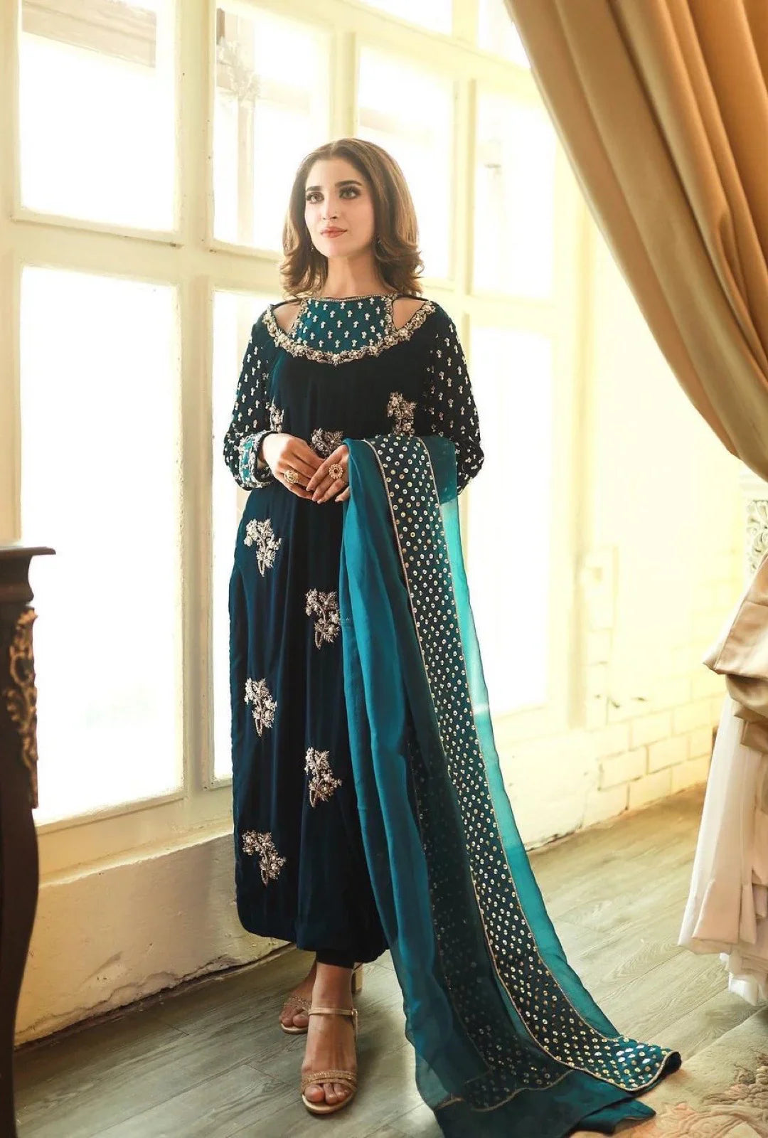 Afrozeh Zinc Formal Collection Velvet Replica